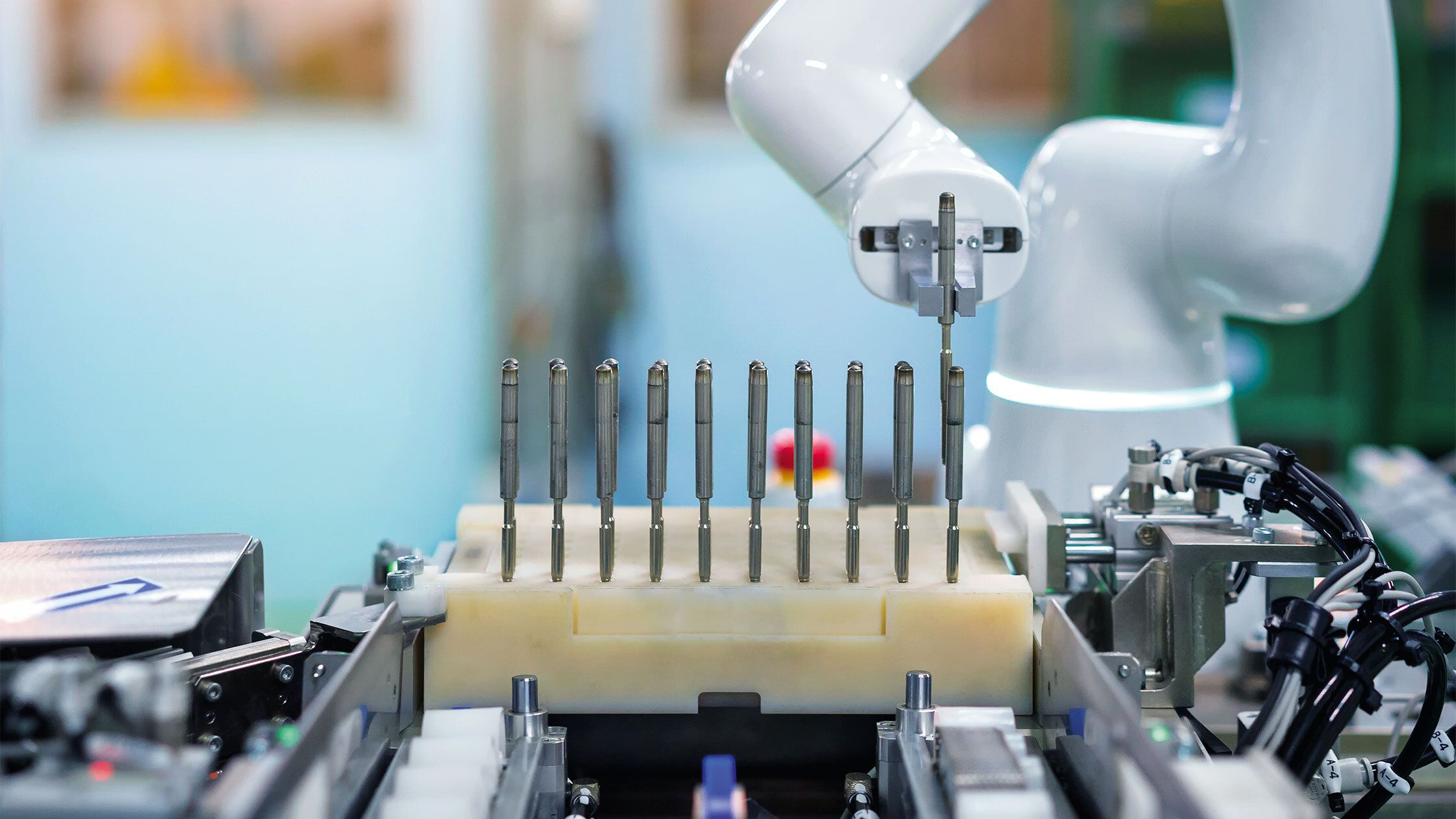 ifm O6D100 adds “Ultimate Black” sensing