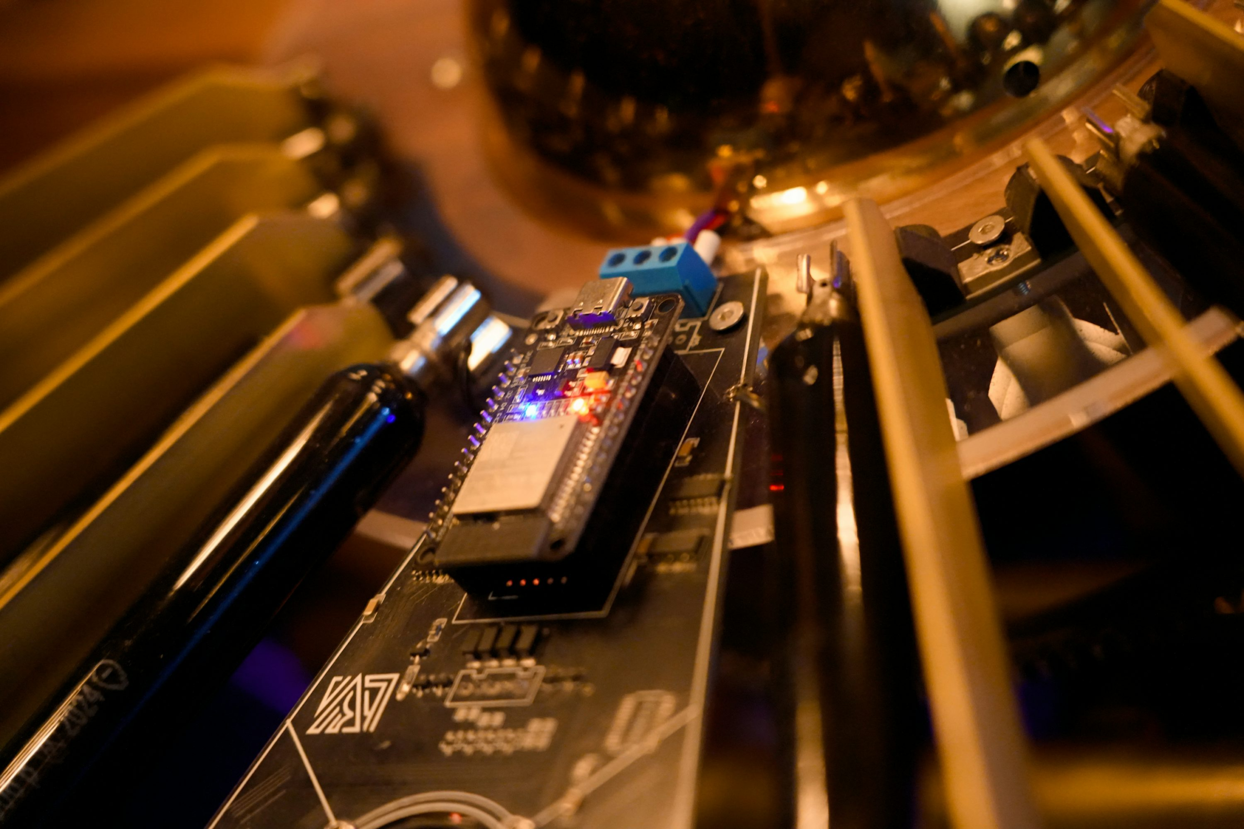 Dry passivation cuts micro-LED scaling losses Dry passivation cuts micro-LED scaling losses
