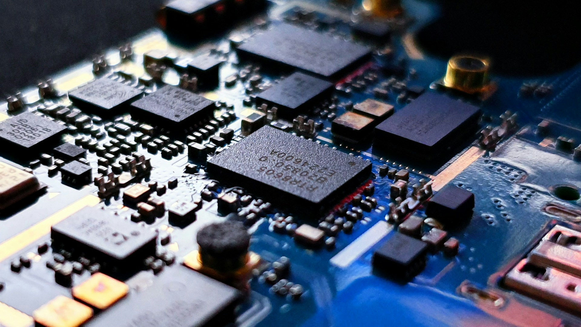 Open test platform automates embedded current measurement