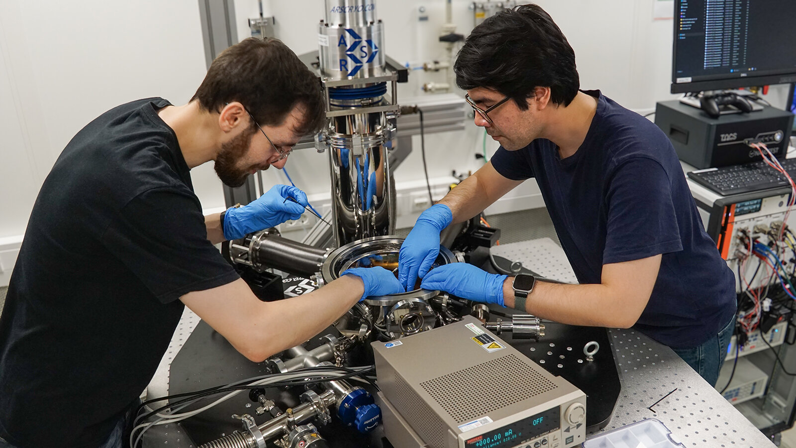 Fraunhofer opens cryogenic electronics packaging laboratory Fraunhofer opens cryogenic electronics packaging laboratory